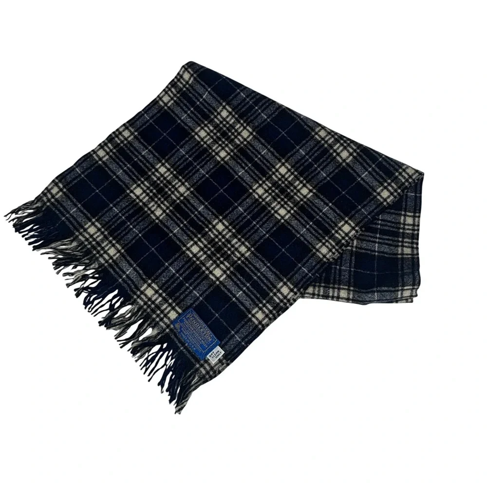 Pendleton Wool Scarf Unisex OS Blue White Excellent Plaid Fringe Virgin Wool USA
